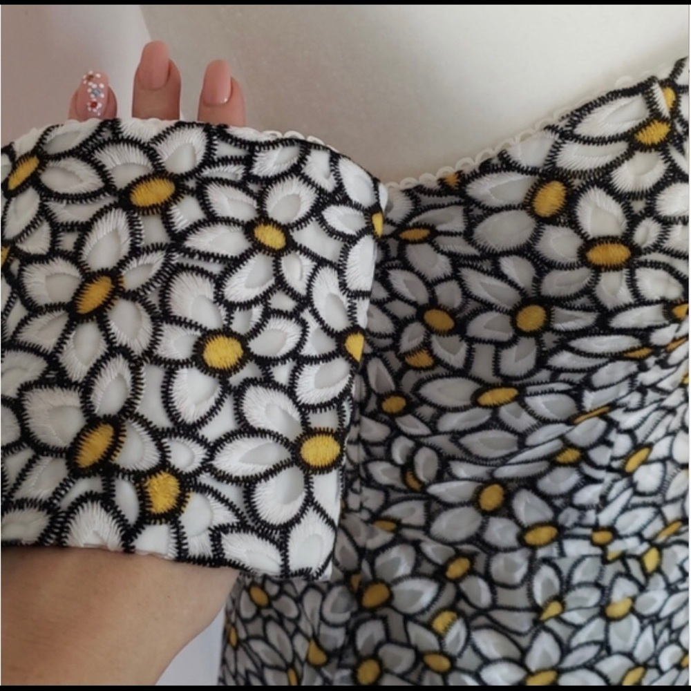 NWT NBD Sleeveless Embroidered Flower Dress - Picture 3 of 6